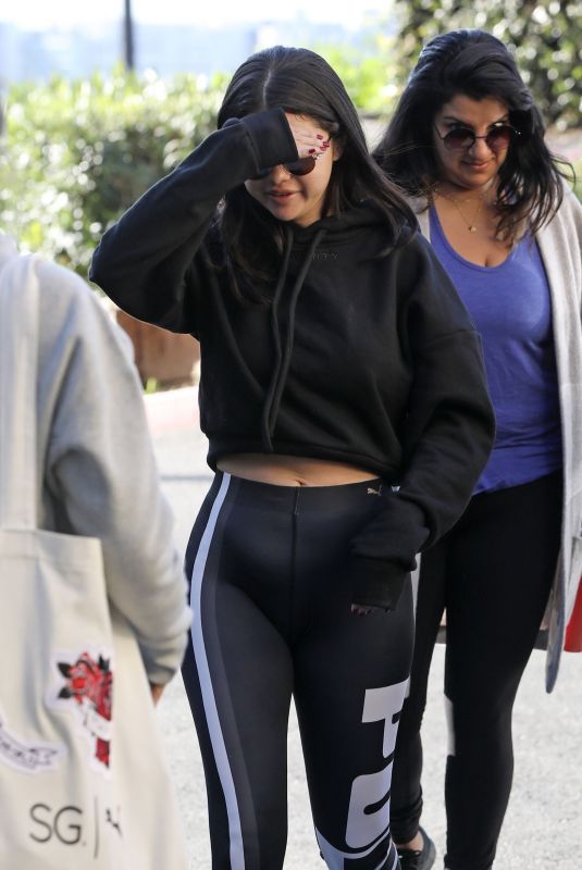SELENA GOMEZ Arrives at a Gym in Los Angeles 12/31/2018