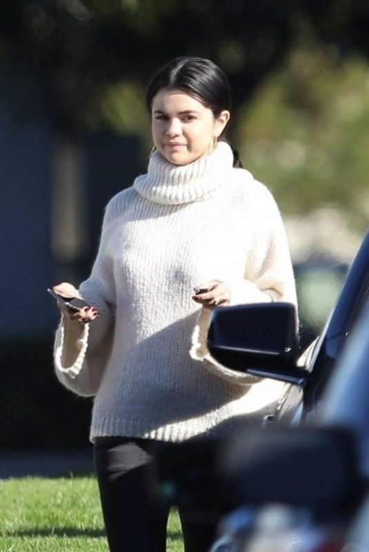 SELENA GOMEZ at Sunday Church Services in Los Angeles 12/30/2018