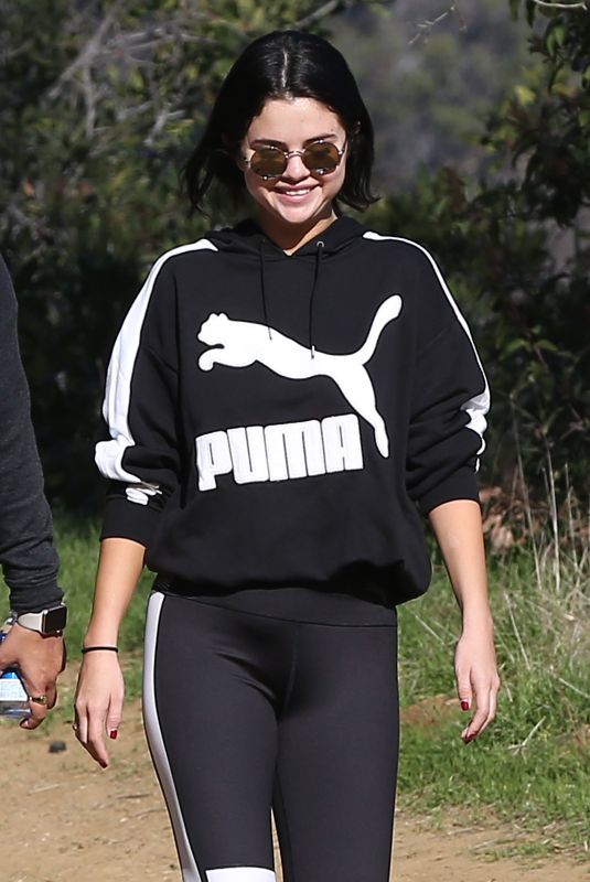 SELENA GOMEZ Out Hiking in Los Angeles 12/24/2018