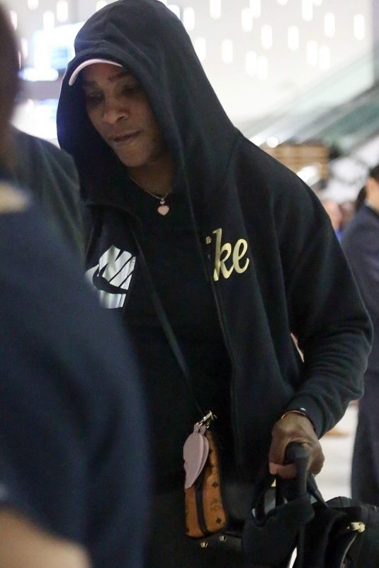 SERENA WILLIAMS Arrives at Airport in Perth 12/28/2018