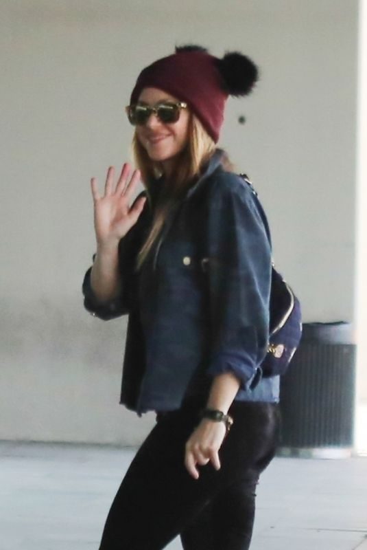 SHAKIRA Arrives at Aiport in Barcelona 12/23/2018