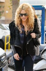 SHAKIRA Out for Lunch in Barcelona 12/30/2018