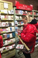 SOPHIE TURNER Shopping in New York 12/20/2018