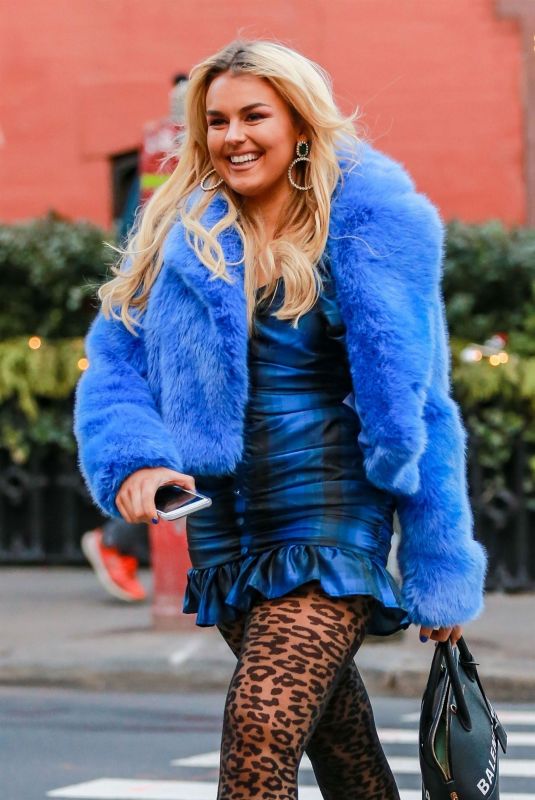 TALLIA STORM Out for Lunch at Sant Ambroeus in New York 12/11/2018