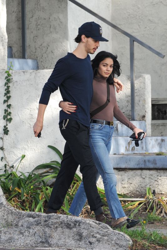 VANESSA HUDGENS Out for Breakfast in Los Angeles 12/23/2018