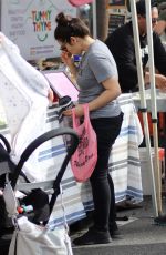 AMERICA FERRERA Shopping at Farmer