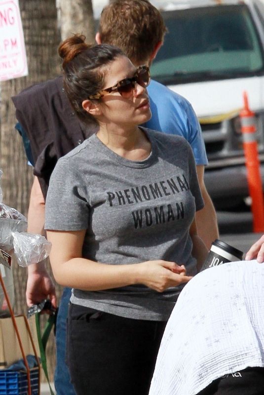 AMERICA FERRERA Shopping at Farmer