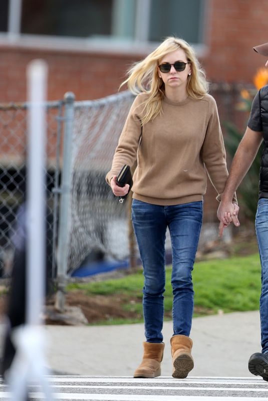 ANNA FARIS and Michael Barrett Out in Los Angeles 01/29/2019