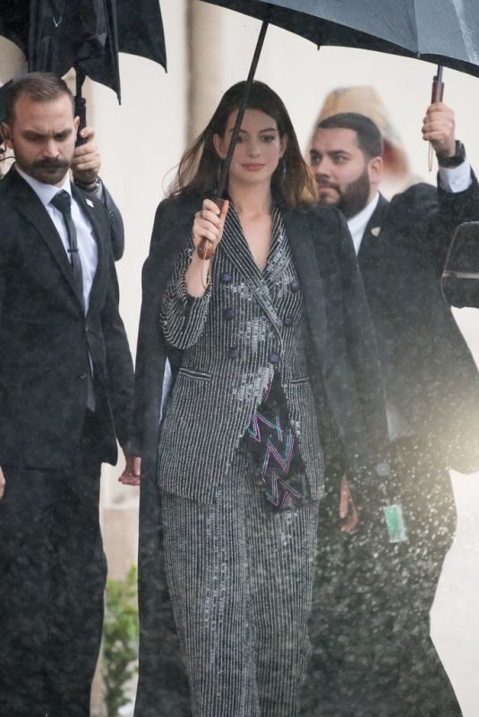 ANNE HATHAWAY Arrives at Jimmy Kimmel Live in Hollywood 01/14/2019