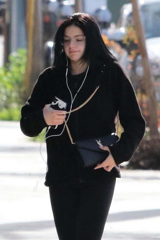 ARIEL WINTER Heading to a Nail Salon in Studio City 01/18/2019