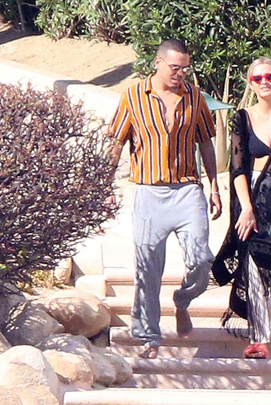 ASHLEE SIMPSON and Evan Ross on Vacation in Los Cabos 01/29/2019