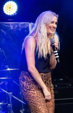 ASHLEE SIMPSON and Evan Ross Performs at a Concert in New York 01/07/2019