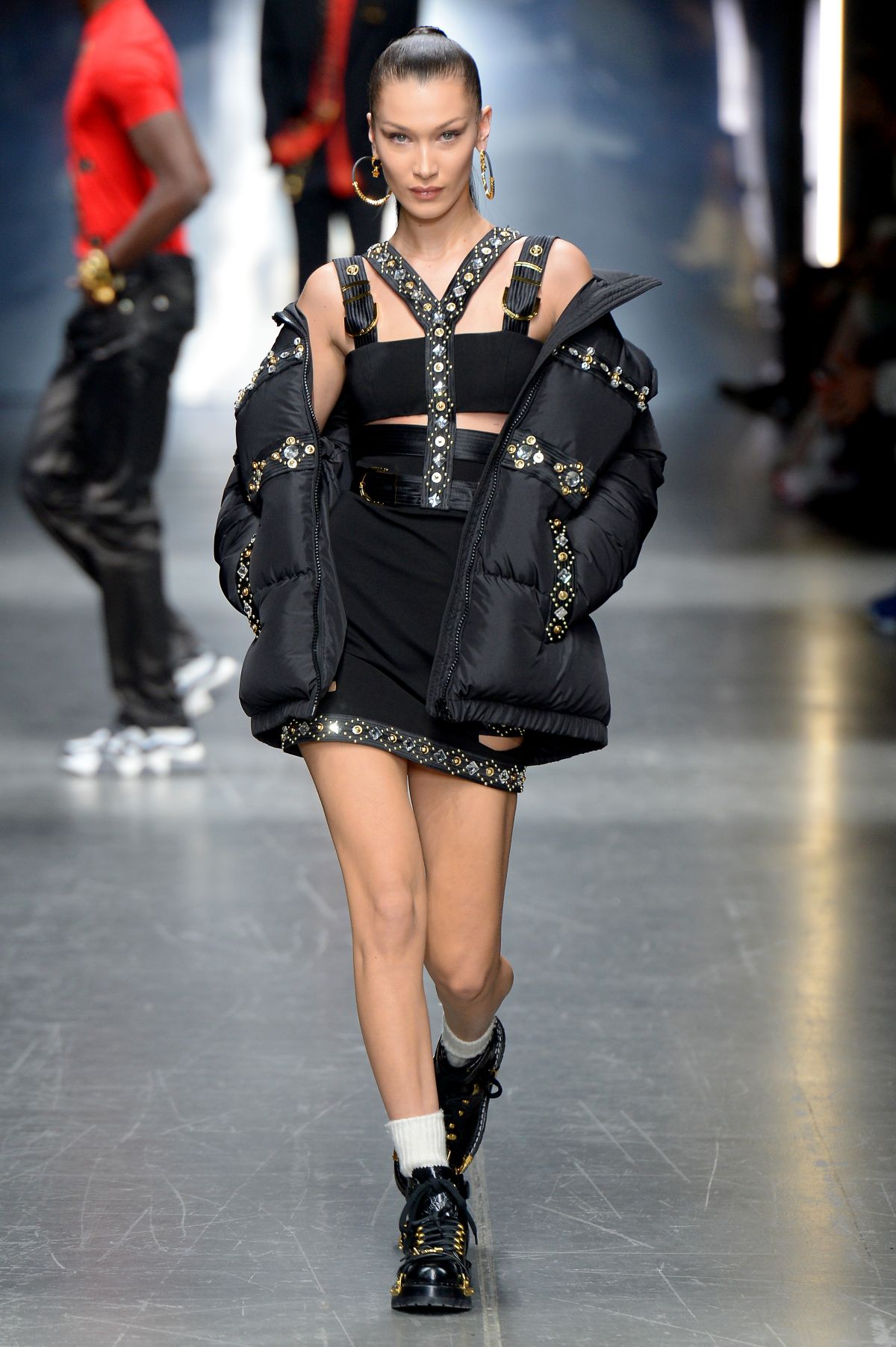 BELLA HADID at Versace Runway Show at Milan Fashion Week ...