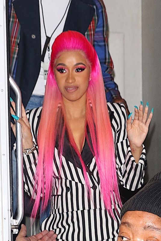 CARDI B after Being Served with a Lawsuit in New York 01/10/2019