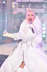 CHRISTINA AGUILERA Performs on New Year