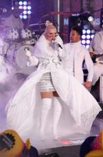 CHRISTINA AGUILERA Performs on New Year