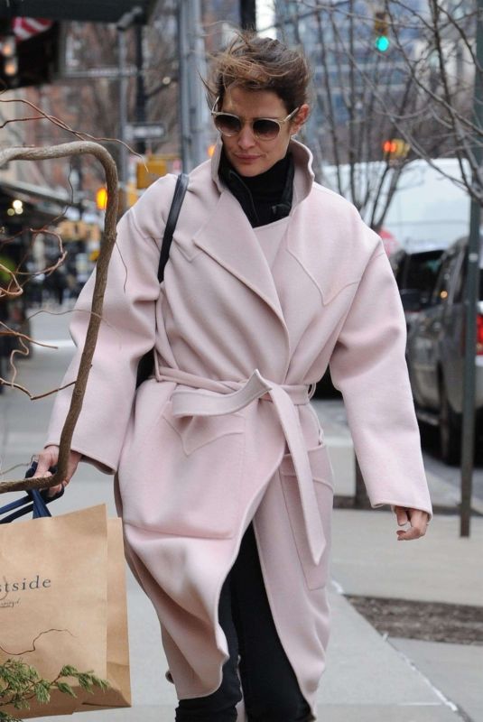 COBIE SMULDERS Out Shopping in New York 01/10/2019