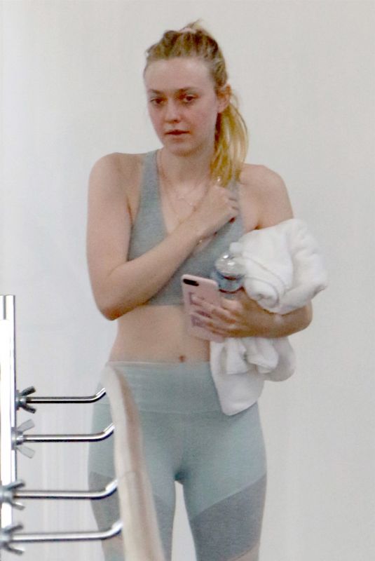 DAKOTA FANNING Workout at a Gym in Los Angeles 01/10/2019