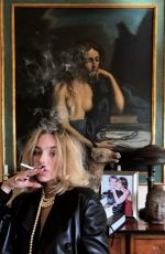 DELILAH HAMLIN on the Set of a Photoshoot, 2019
