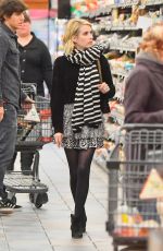 EMMA ROBERTS Shopping Grocery in Los Angeles 01/17/2019
