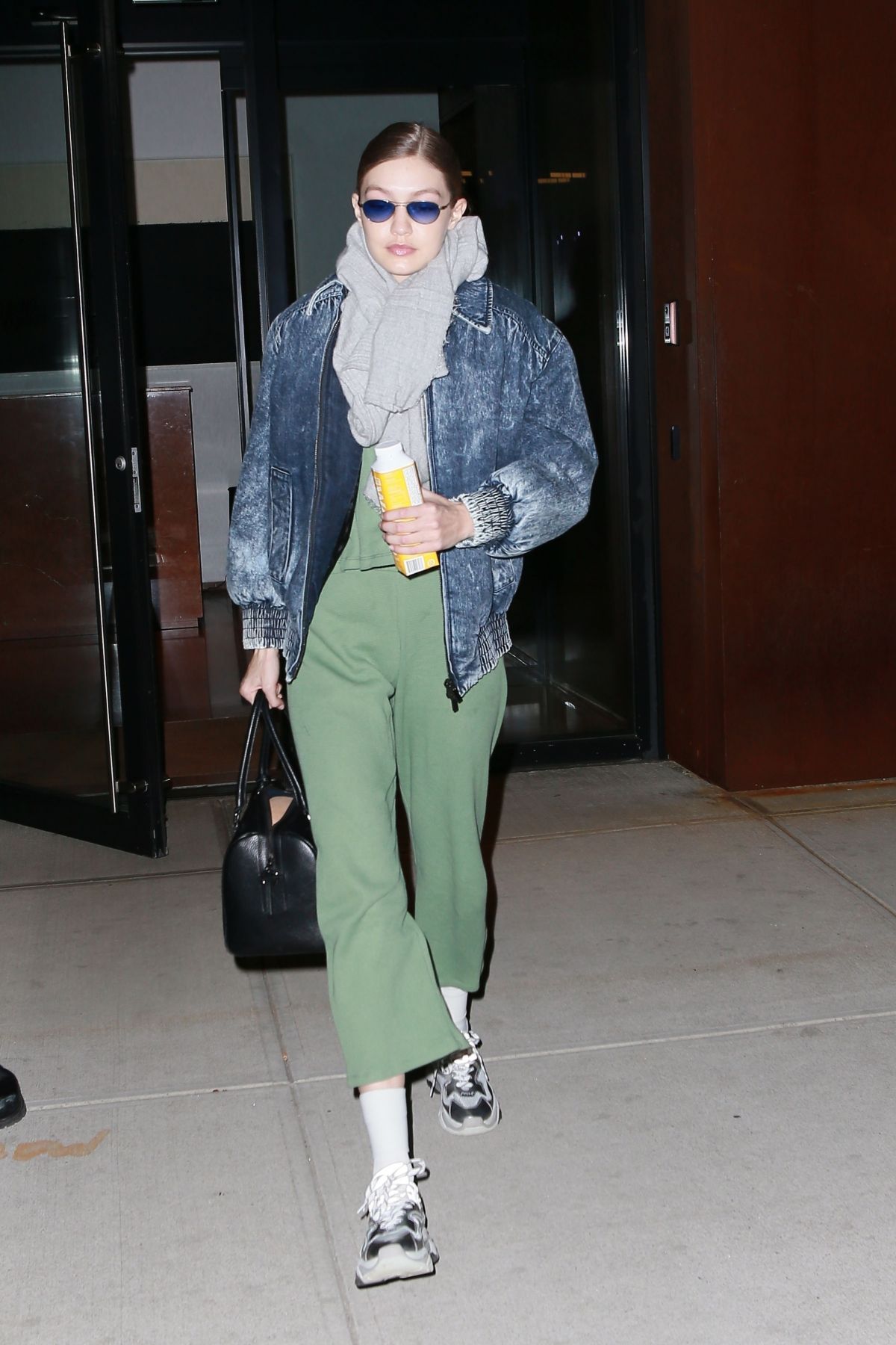 GIGI HADID Arrives at Her Apartment in New York 01/11/2019 – HawtCelebs