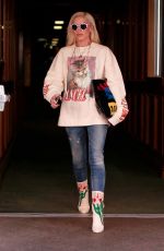 GWEN STEFANI Leaves a Medical Building in Beverly Hills 01/23/2019