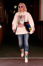 GWEN STEFANI Leaves a Medical Building in Beverly Hills 01/23/2019