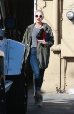 GWEN STEFANI Leaves a Nail Salon in Los Angeles 01/10/2019