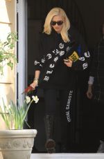 GWEN STEFANI Leaves Her Parent