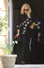 GWEN STEFANI Leaves Her Parent