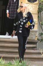 GWEN STEFANI Leaves Her Parent