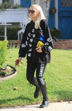 GWEN STEFANI Leaves Her Parent