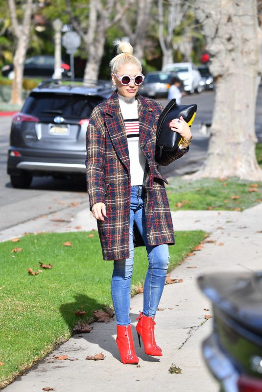 GWEN STEFANI Out in Los Angeles 01/20/2019