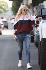 GWEN STEFANI Out Shopping in Beverly HIlls 01/26/2019