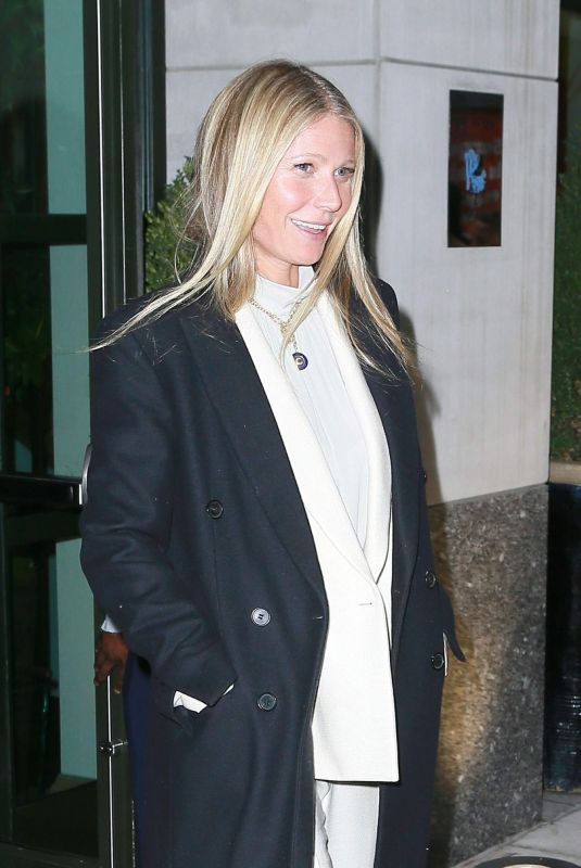 GWYNETH PALTROW Hading to Tonight Show Starring Jimmy Fallon in New York 01/09/2019