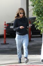 HALLE BERRY Leaves Dentist Office in Beverly Hills 01/18/2019