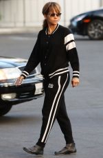 HALLE BERRY Shopping at Ralph