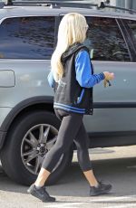 HOLLY MADIOSON Leaves Whole Foods in Los Angeles 01/11/2019