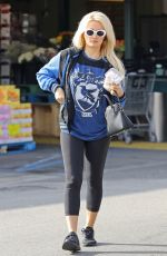HOLLY MADIOSON Leaves Whole Foods in Los Angeles 01/11/2019
