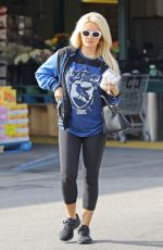 HOLLY MADIOSON Leaves Whole Foods in Los Angeles 01/11/2019