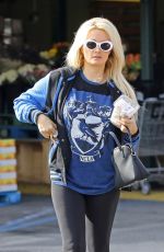 HOLLY MADIOSON Leaves Whole Foods in Los Angeles 01/11/2019