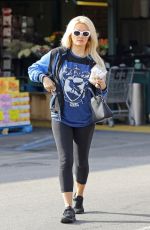 HOLLY MADIOSON Leaves Whole Foods in Los Angeles 01/11/2019