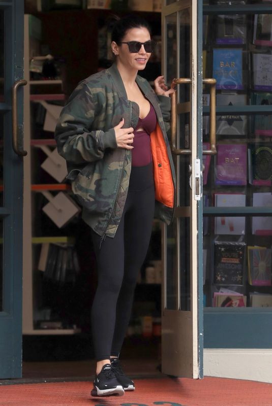 JENNA DEWAN Leaves a Pharmacy in Beverly Hills 01/07/2019