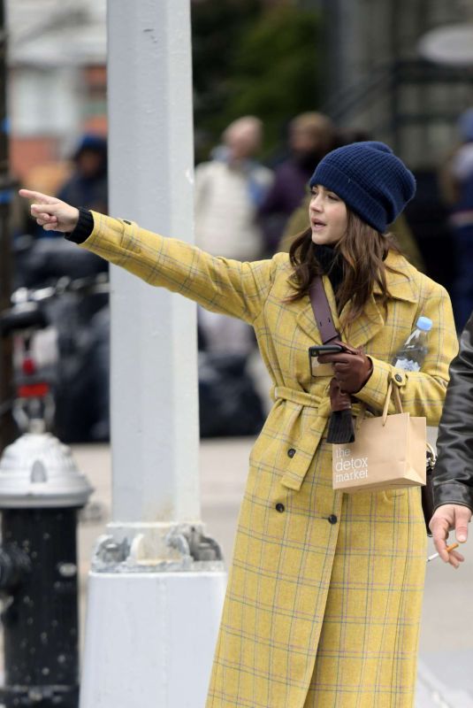 JENNA LOUISE COLEMAN Out Shopping in New York 01/10/2019