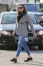 JENNIFER GARNER at Brentwood Country Mart 01/28/2019