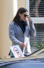 JENNIFER GARNER at Brentwood Country Mart 01/28/2019