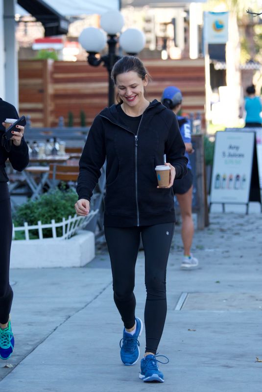 JENNIFER GARNER Leaves a Gym in Brentwood 01/19/2019