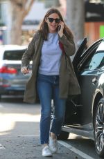 JENNIFER GARNER Out and About in Santa Monica 01/12/2019