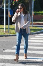 JENNIFER GARNER Out in Brentwood 01/09/2019