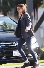 JENNIFER GARNER Picks Up Her Kids from School in Santa Monica 01/30/2019